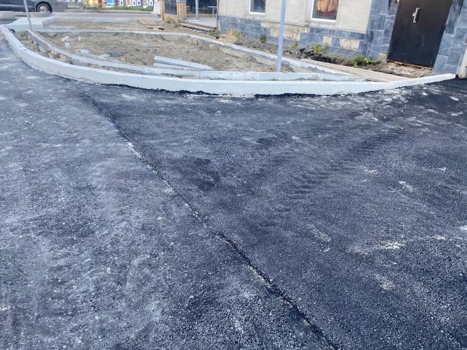 Укладка асфальта и бордюров — фото 3