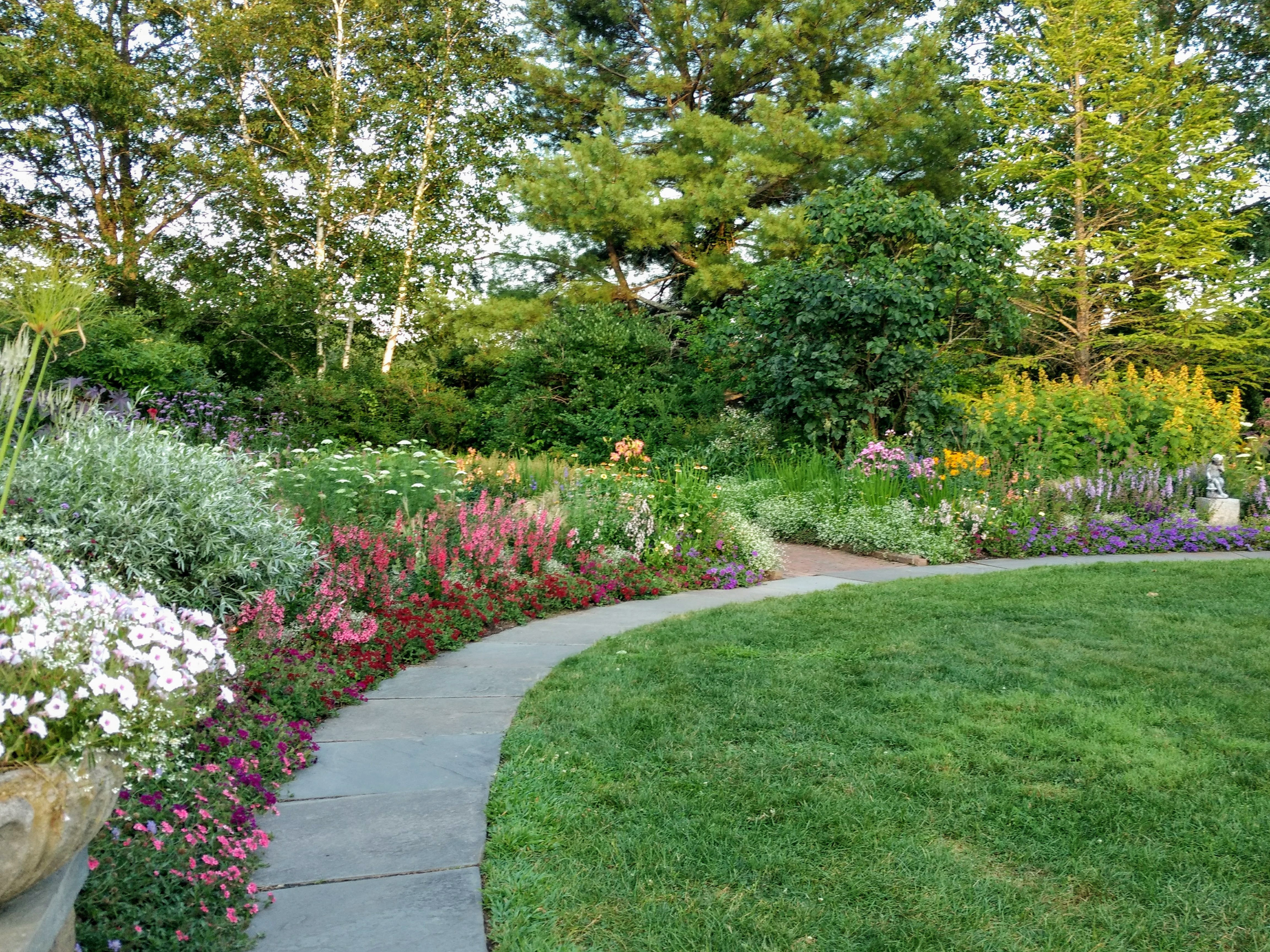 Благоустройство участка частного дома в Чите и Забайкальском крае